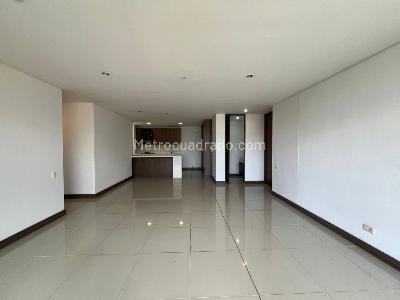 Apartamento de 3 alcobas en venta en Castropol, Medellín, 120 m² · foto 3 de 18