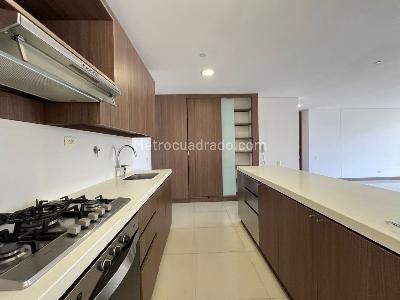 Apartamento de 3 alcobas en venta en Castropol, Medellín, 120 m² · foto 4 de 18