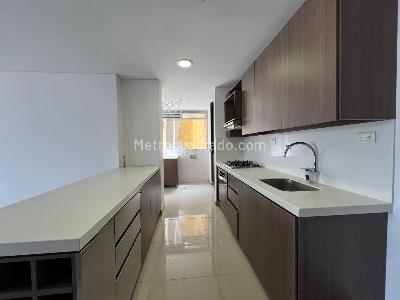 Apartamento de 3 alcobas en venta en Castropol, Medellín, 120 m² · foto 6 de 18