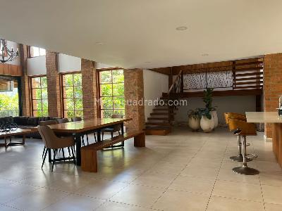 Casa de 3 alcobas en arriendo en Envigado, Envigado · foto 3 de 20