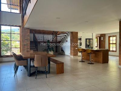 Casa de 3 alcobas en arriendo en Envigado, Envigado · foto 6 de 20