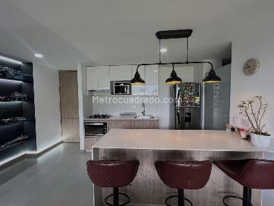 Apartamento de 3 alcobas en venta en Sabaneta, Sabaneta, 71 m² · foto 5 de 13