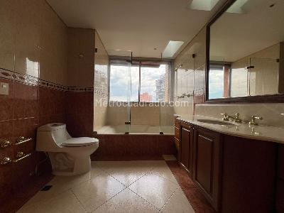 Apartamento en venta en El Poblado, Medellín · foto 19 de 20