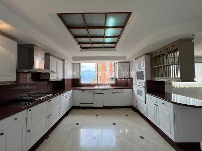 Apartamento en venta en El Poblado, Medellín · foto 6 de 20