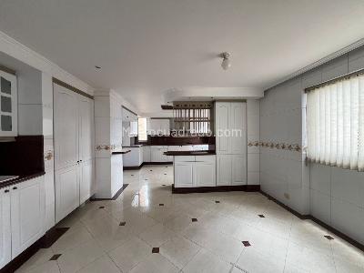 Apartamento en venta en El Poblado, Medellín · foto 7 de 20