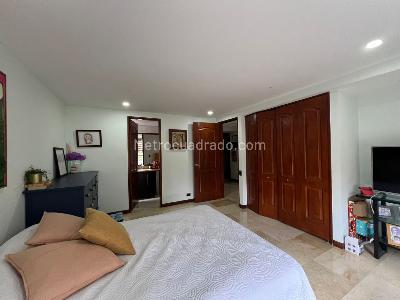 Apartamento en venta en El Poblado, Medellín · foto 12 de 16