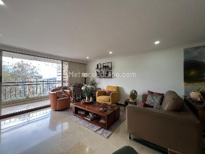 Apartamento en venta en El Poblado, Medellín · foto 3 de 16
