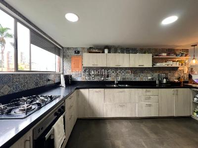 Apartamento en venta en El Poblado, Medellín · foto 5 de 16