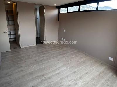Apartamento de 2 alcobas en arriendo en El Poblado, Medellín, 79 m² · foto 8 de 10