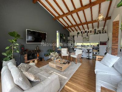Casa en arriendo en Envigado, Envigado · foto 2 de 19