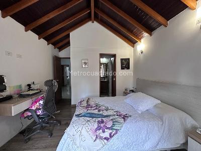 Casa de 4 alcobas en venta en El Poblado, Medellín, 220 m² · foto 13 de 20
