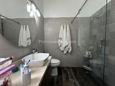 Casa de 4 alcobas en venta en El Poblado, Medellín, 220 m² · foto 17 de 20