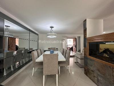 Casa de 4 alcobas en venta en El Poblado, Medellín, 220 m² · foto 3 de 20