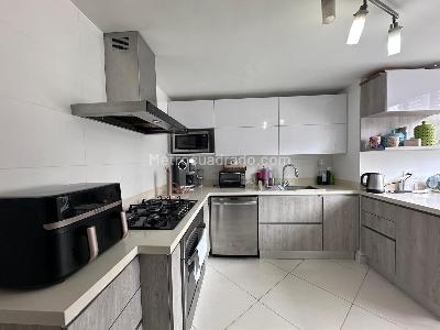 Casa de 4 alcobas en venta en El Poblado, Medellín, 220 m² · foto 7 de 20