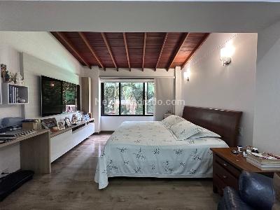 Casa de 4 alcobas en venta en El Poblado, Medellín, 220 m² · foto 9 de 20