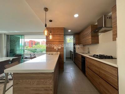 Apartamento de 3 alcobas en venta en El Poblado, Medellín, 130 m² · foto 4 de 13