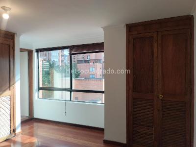 Apartamento de 2 alcobas en venta en El Poblado, Medellín, 183 m² · foto 14 de 18