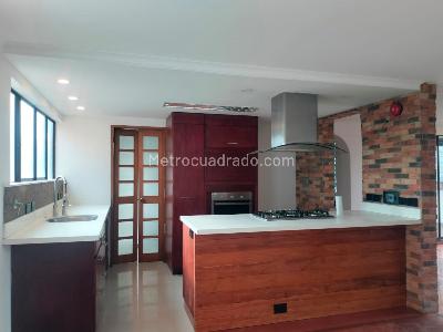 Apartamento de 2 alcobas en venta en El Poblado, Medellín, 183 m² · foto 7 de 18