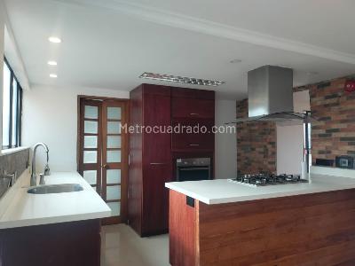 Apartamento de 2 alcobas en venta en El Poblado, Medellín, 183 m² · foto 8 de 18