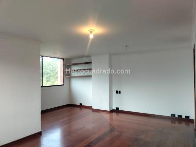 Apartamento de 2 alcobas en venta en El Poblado, Medellín, 183 m² · foto 9 de 18