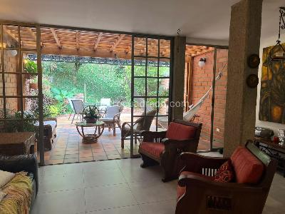 Casa de 3 alcobas en arriendo en Envigado, Envigado, 215 m² · foto 2 de 20