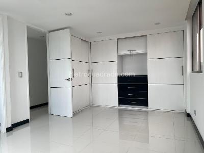 Apartamento de 2 alcobas en venta en El Poblado, Medellín, 74 m² · foto 10 de 12