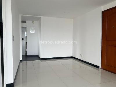 Apartamento de 2 alcobas en venta en El Poblado, Medellín, 74 m² · foto 2 de 12
