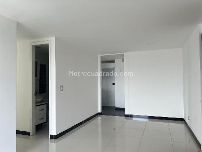 Apartamento de 2 alcobas en venta en El Poblado, Medellín, 74 m² · foto 3 de 12