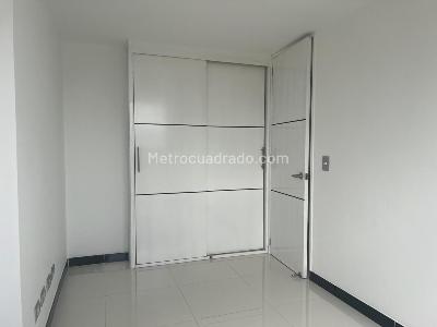 Apartamento de 2 alcobas en venta en El Poblado, Medellín, 74 m² · foto 8 de 12