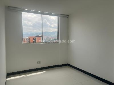 Apartamento de 2 alcobas en venta en El Poblado, Medellín, 74 m² · foto 9 de 12