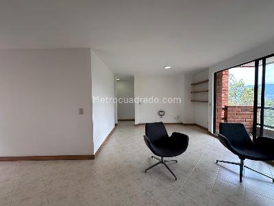 Apartamento en venta en El Poblado, Medellín · foto 3 de 18