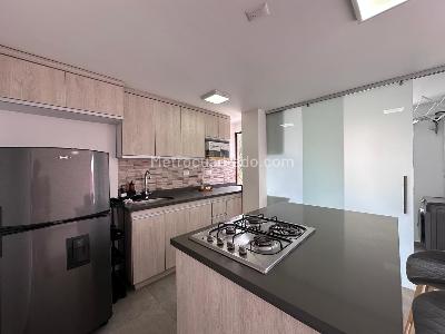 Apartamento en venta en El Poblado, Medellín · foto 8 de 18