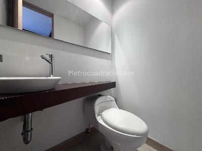 Apartamento de 3 alcobas en arriendo en El Tesoro, Medellín, 136 m² · foto 19 de 20