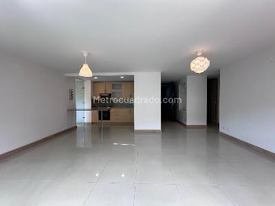 Apartamento de 3 alcobas en arriendo en El Tesoro, Medellín, 136 m² · foto 2 de 20