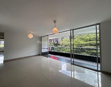 Apartamento de 3 alcobas en arriendo en El Tesoro, Medellín, 136 m² · foto 3 de 20