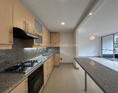 Apartamento de 3 alcobas en arriendo en El Tesoro, Medellín, 136 m² · foto 6 de 20