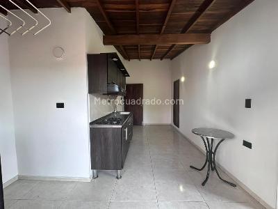 Apartamento en arriendo en El Poblado, Medellín · foto 2 de 14