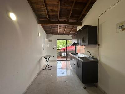 Apartamento en arriendo en El Poblado, Medellín · foto 3 de 14