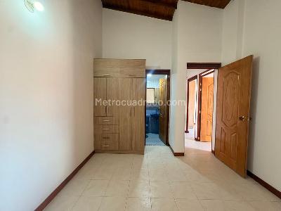 Apartamento de 3 alcobas en venta en Sabaneta, Sabaneta, 65 m² · foto 7 de 14