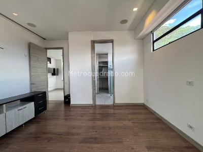 Casa de 4 alcobas en venta en El Poblado, Medellín, 940 m² · foto 7 de 20