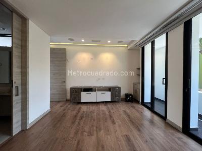 Casa de 4 alcobas en venta en El Poblado, Medellín, 940 m² · foto 8 de 20