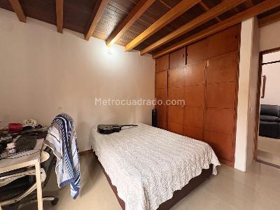 Casa de 4 alcobas en venta en Itagui, Itagüí, 240 m² · foto 11 de 18