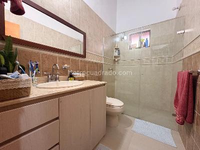 Casa de 4 alcobas en venta en Itagui, Itagüí, 240 m² · foto 17 de 18