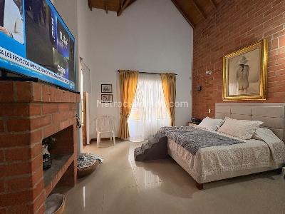 Casa de 4 alcobas en venta en Itagui, Itagüí, 240 m² · foto 9 de 18