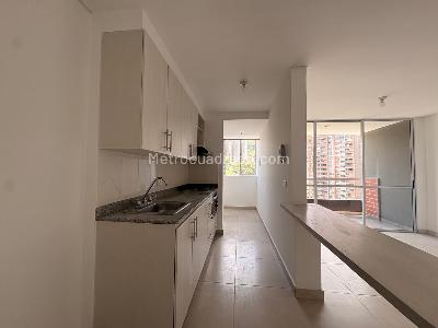 Apartamento de 3 alcobas en venta en Sabaneta, Sabaneta, 73 m² · foto 4 de 14