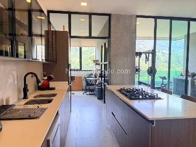 Apartamento de 3 alcobas en venta en El Poblado, Medellín, 293 m² · foto 13 de 20