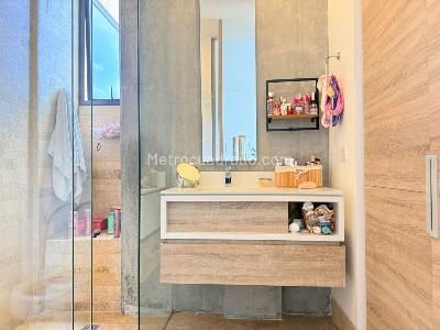 Apartamento de 3 alcobas en venta en El Poblado, Medellín, 293 m² · foto 19 de 20
