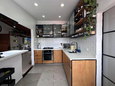 Apartamento en venta en El Poblado, Medellín · foto 11 de 18