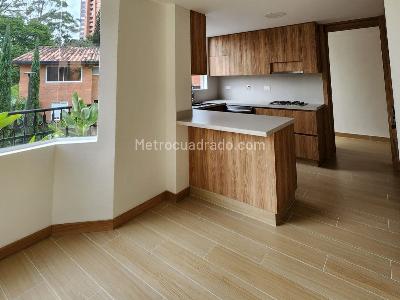 Casa en arriendo en El Poblado, Medellín · foto 3 de 19