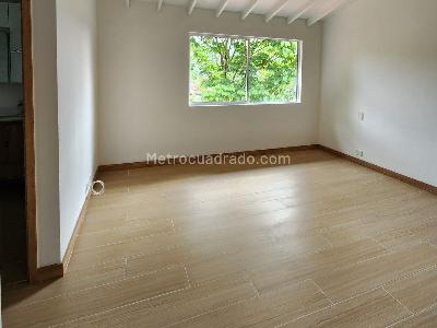 Casa en arriendo en El Poblado, Medellín · foto 9 de 19